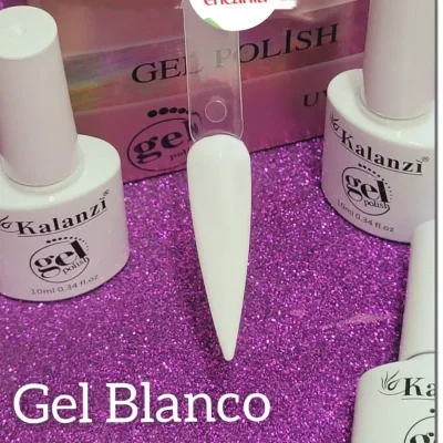 Esmalte de uñas blanco