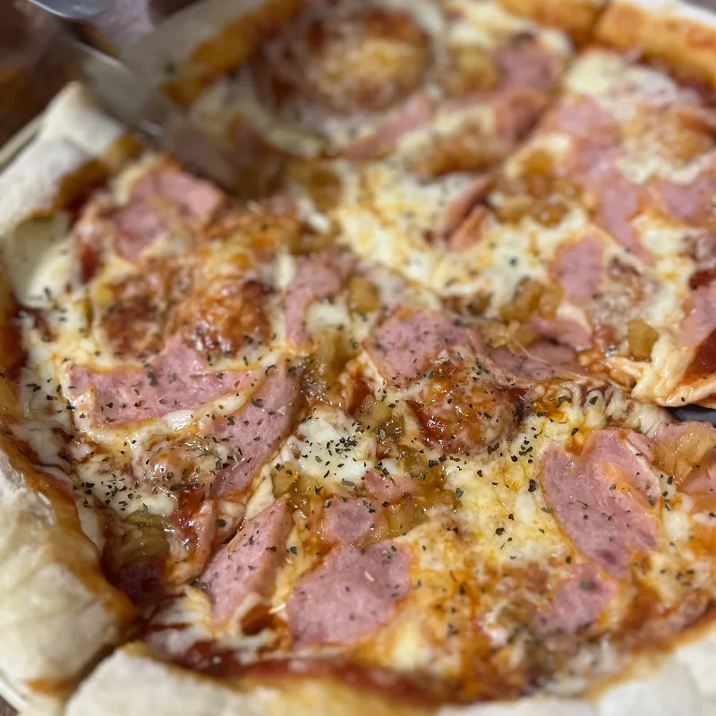 Pizza de Jamón y Queso Blanco