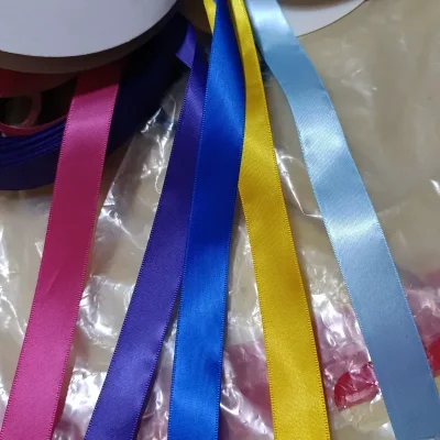 Cinta de satín de 2.2 cm de ancho