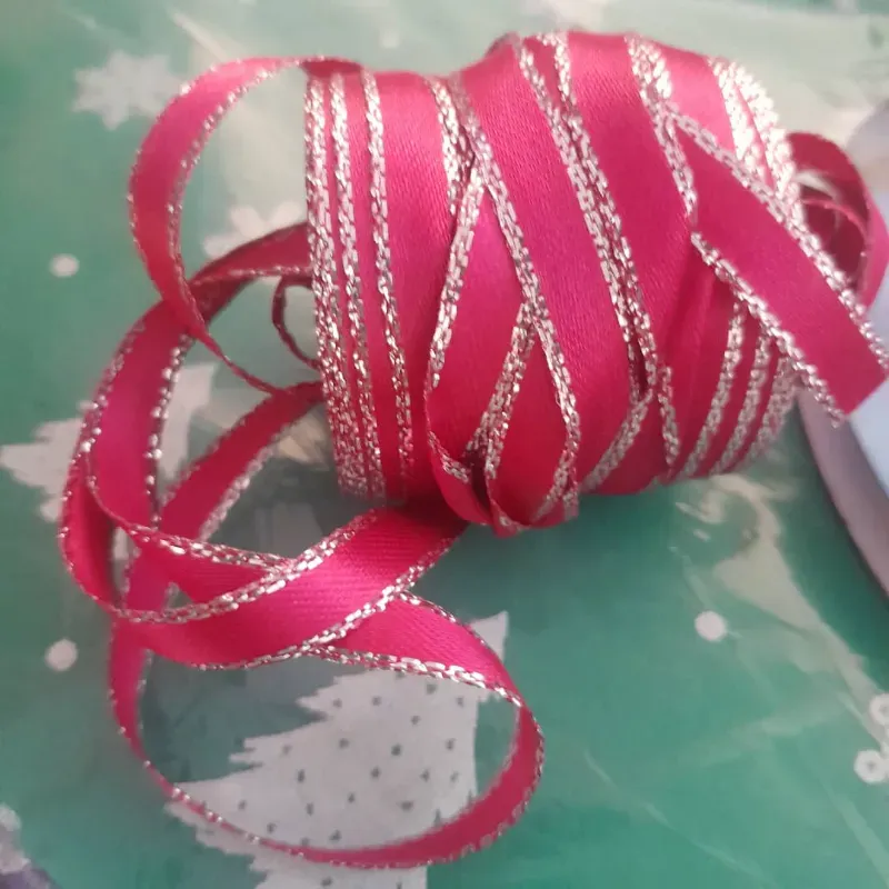 Cinta satín fuscia  6mm