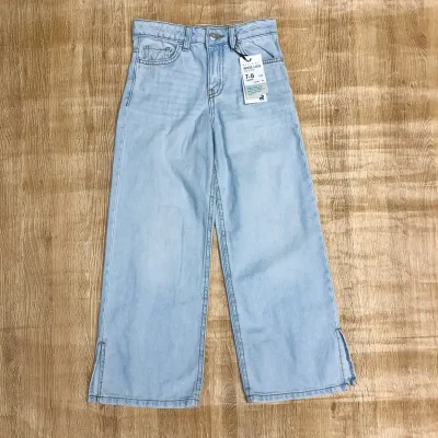 Pantalón de patas anchas de mezclilla clara