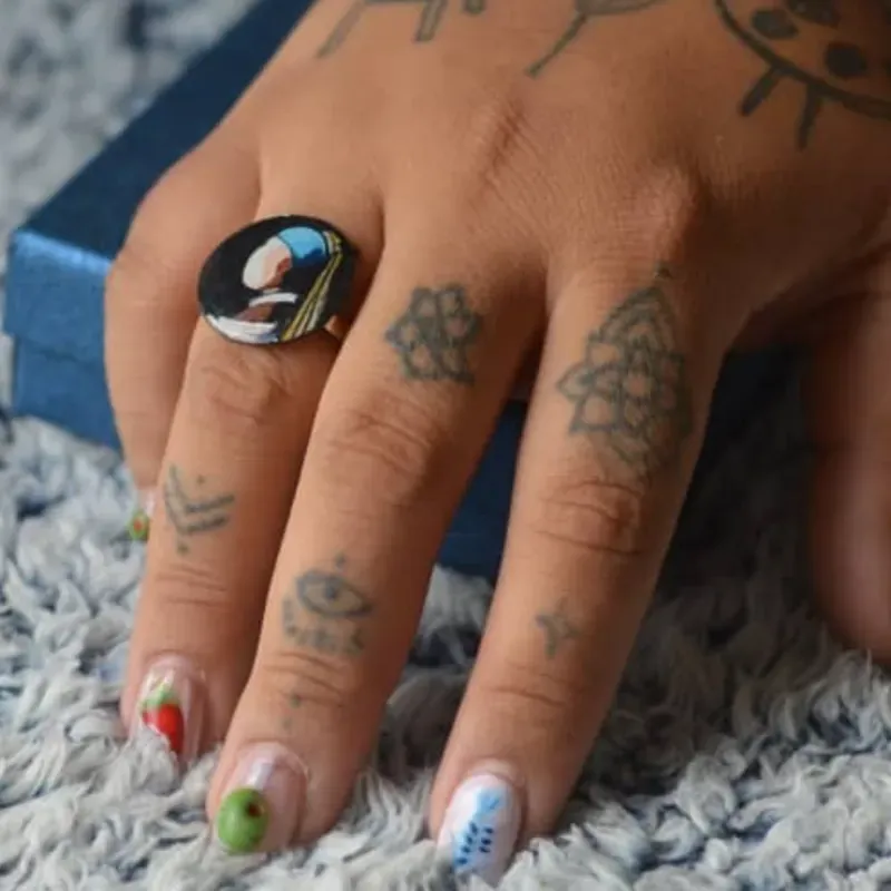Chica de la perla ring