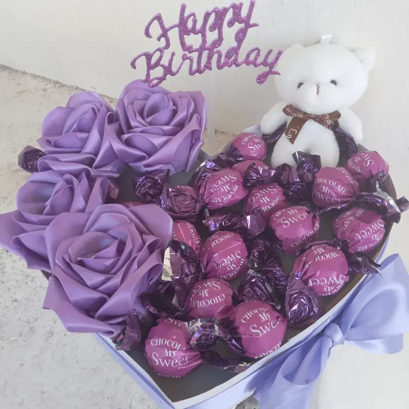 Caja de corazones morada