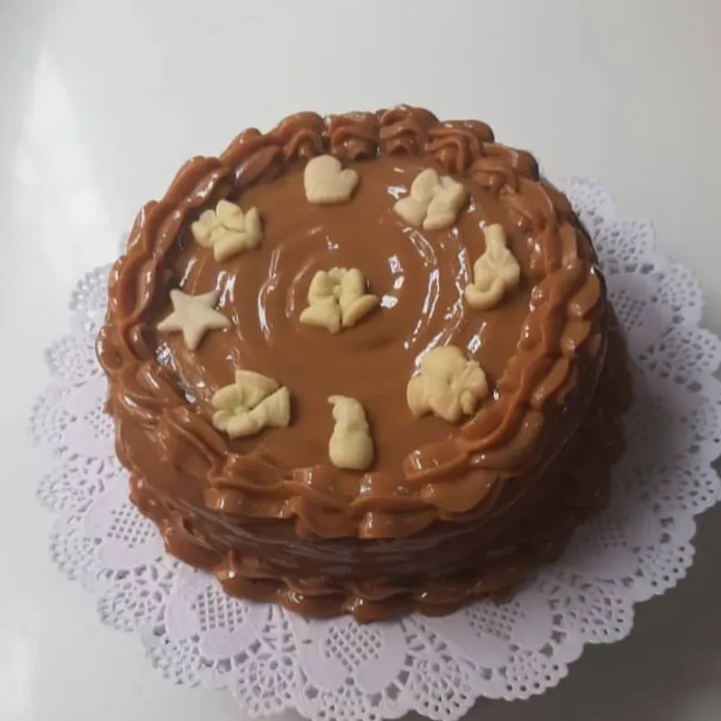Cake Relleno y Vestido con de Dulce de Leche Condensada
