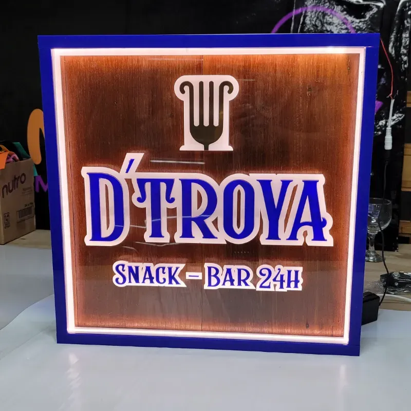 Cartel lumínico acrílico vinilo y pvc