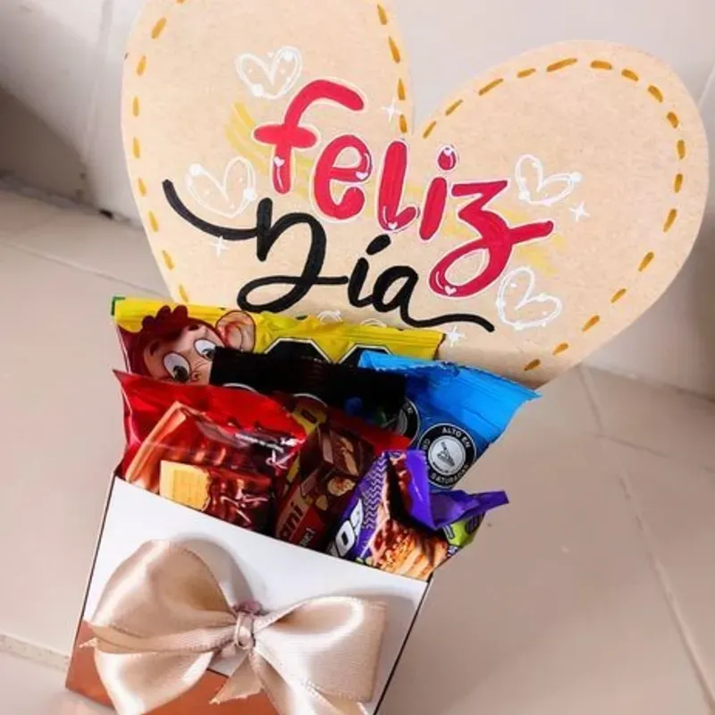 CESTA DE CHUCHES CON POSTAL