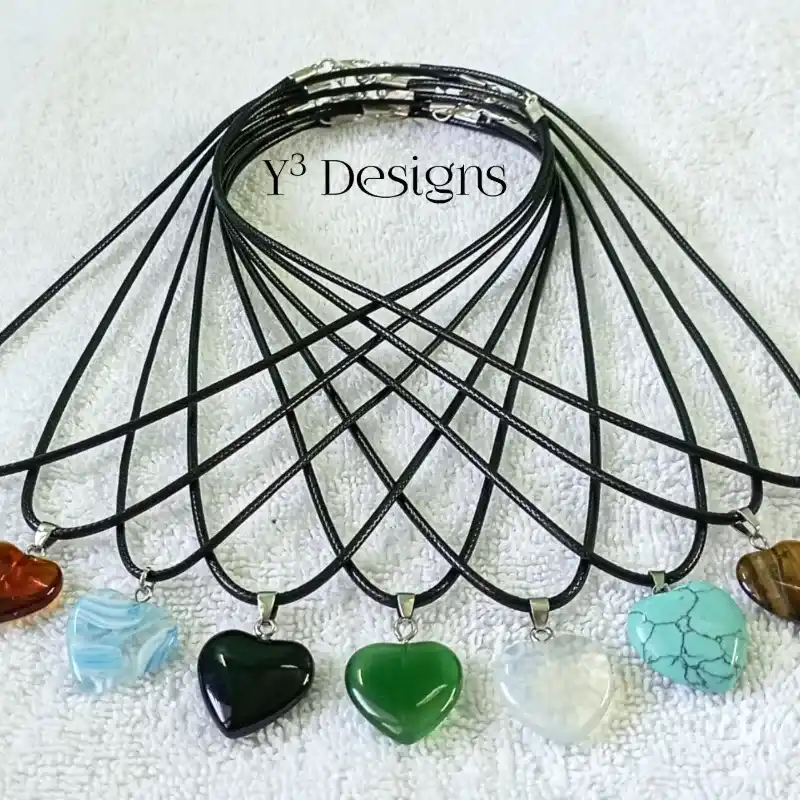 Collares con Dijes de Cuarzo en Forma de Corazón