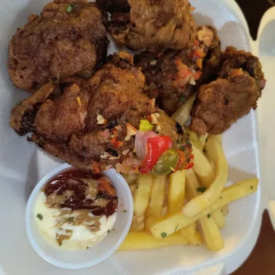 Pollo frito con papas