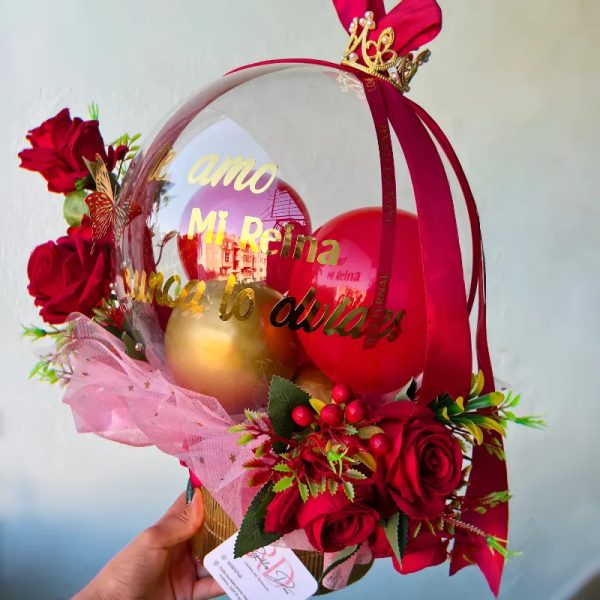 Cajita con globo y rosas