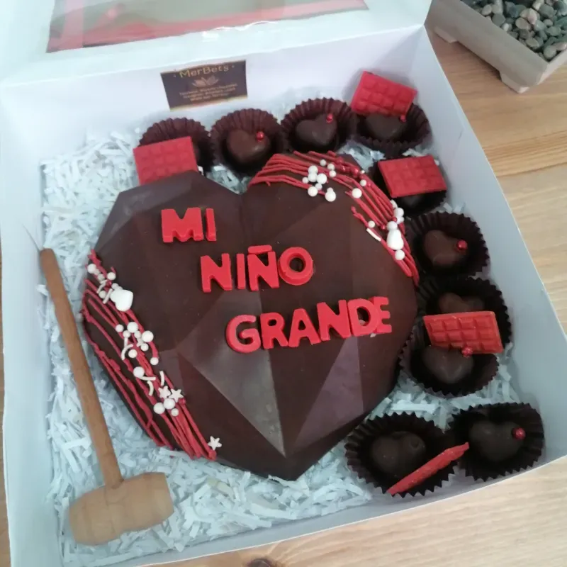 Bombon piñata de chocolate negro