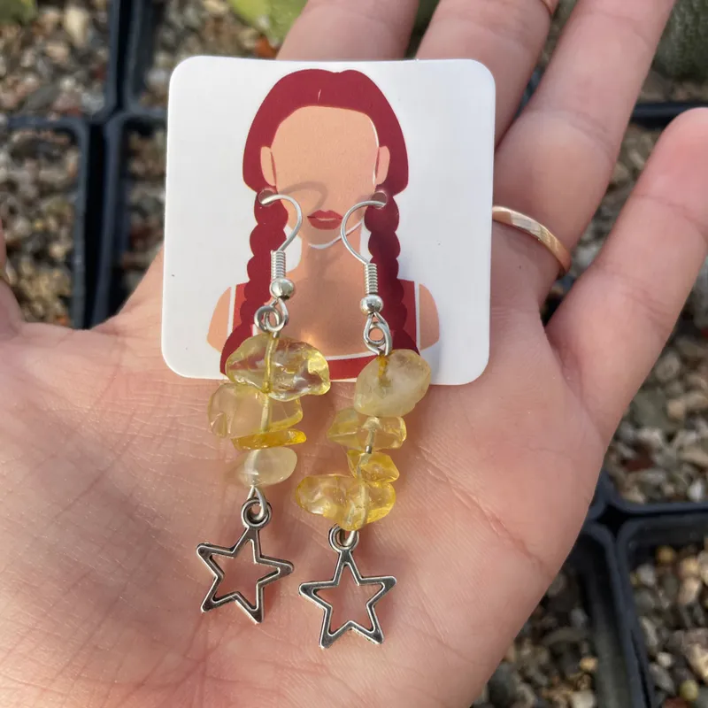 Aretes de piedras naturales y estrella