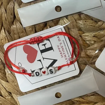 Pulsera de hilo simple con iniciales