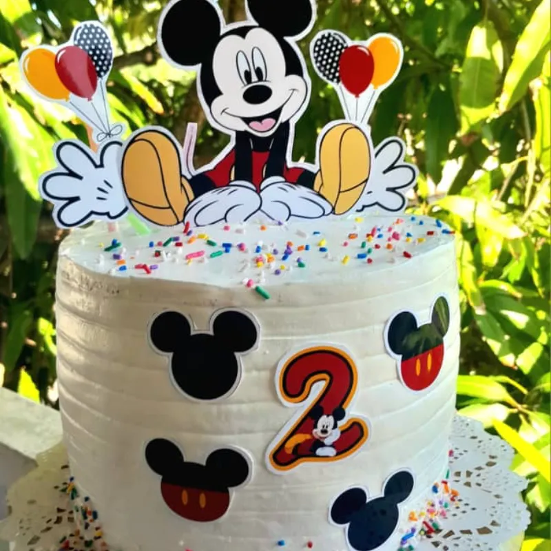 Pastel decorado de 4 capas