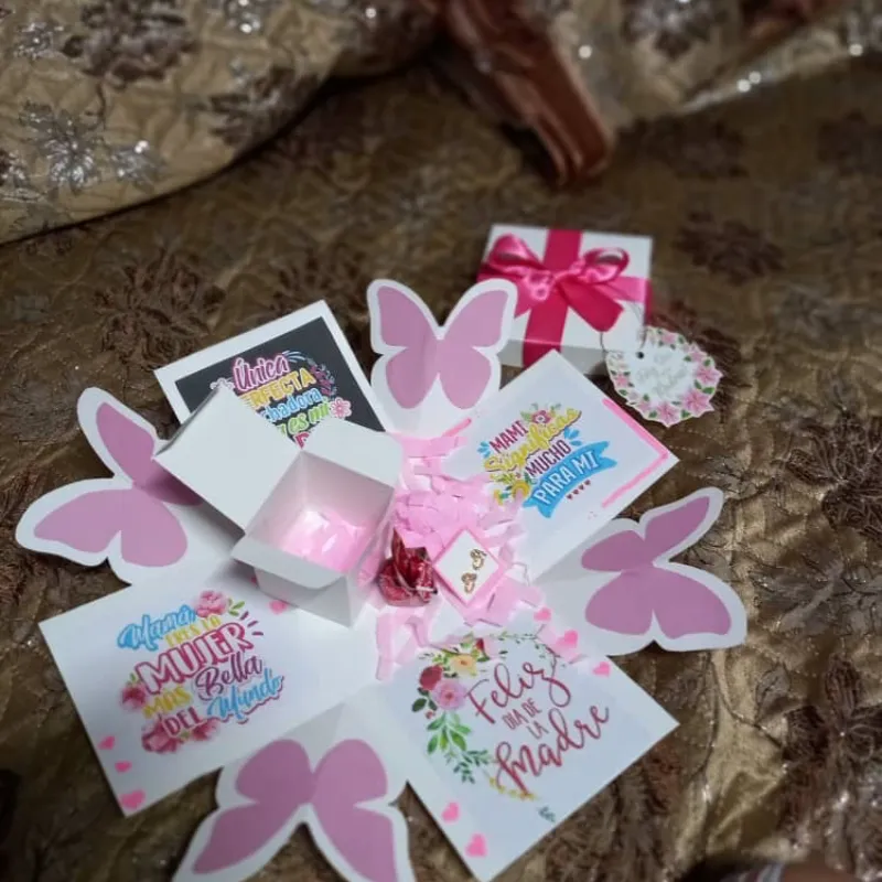 Cajita con mariposas