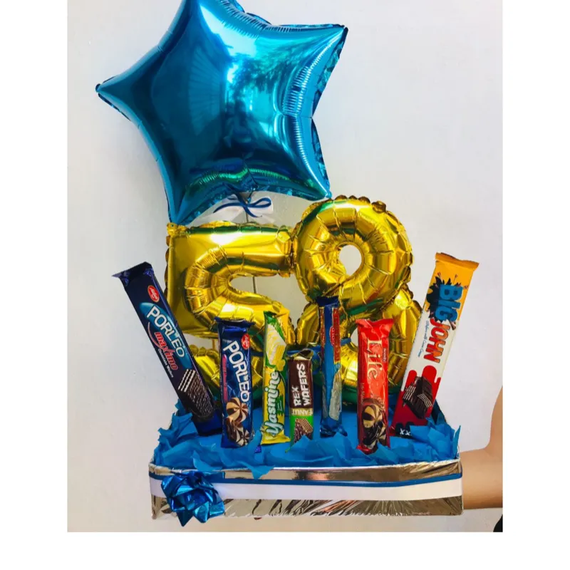 Cajita con edad y globo 