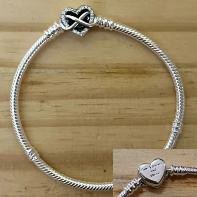 Pulsera flexible corazón infinito
