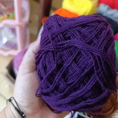 Hilo Acrilán color púrpura