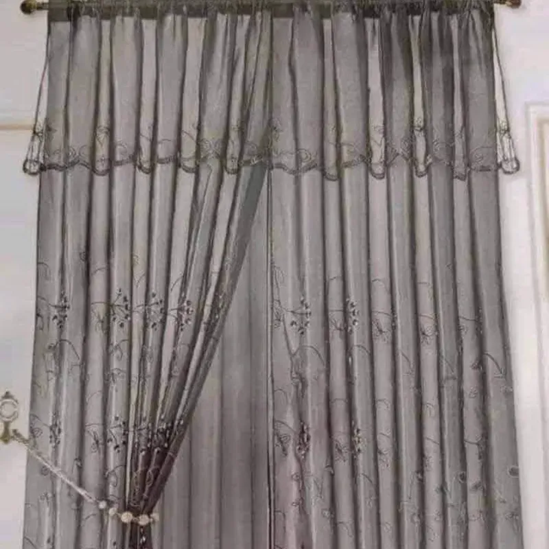 Cortinas de satín y encaje (Gris)