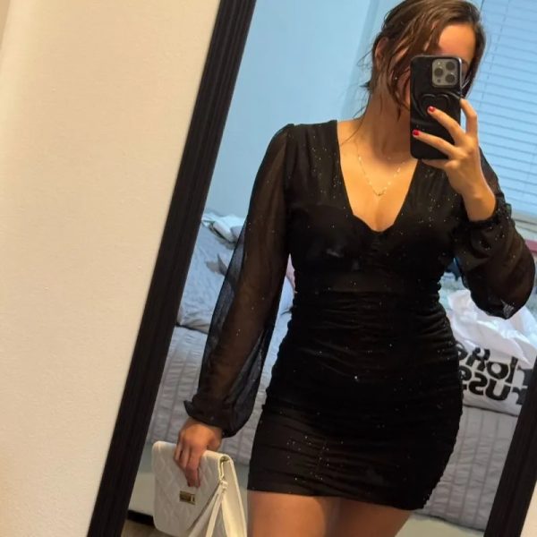 Vestido negro de mangas largas