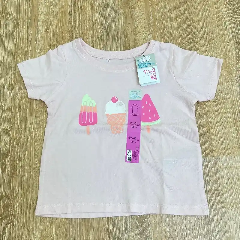 Pulóver color rosado con helados