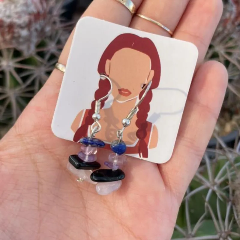 Aretes de piedras naturales