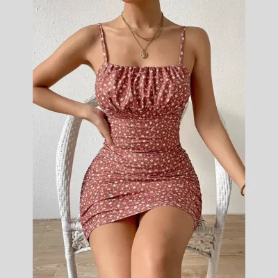 Vestido corto ajustado