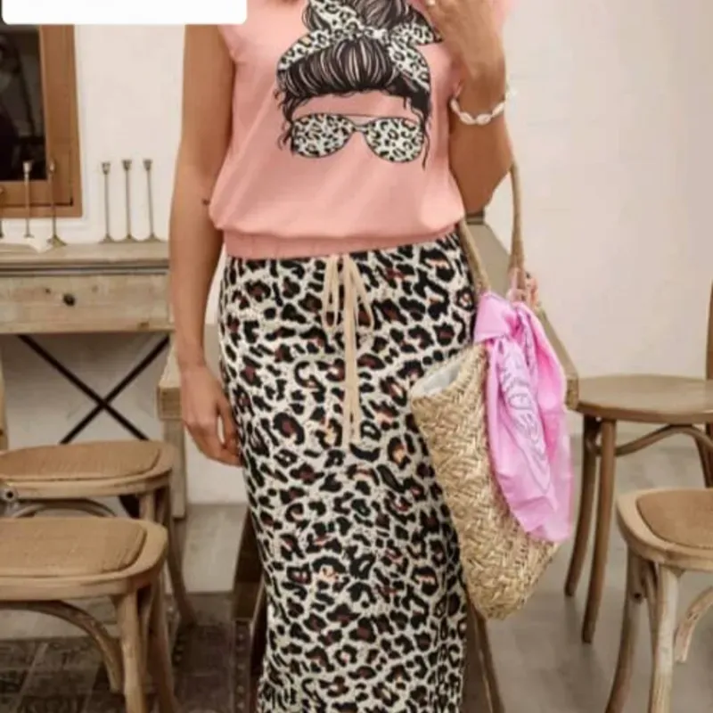 Conjunto de falda animal print