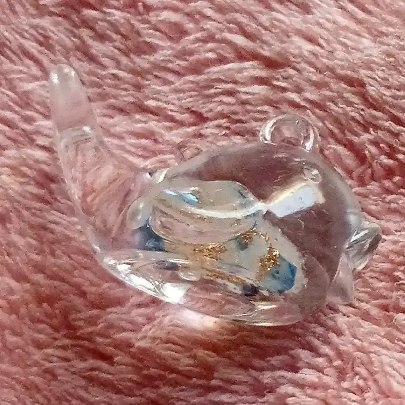 Dije figura fluorescente de resina pez 2