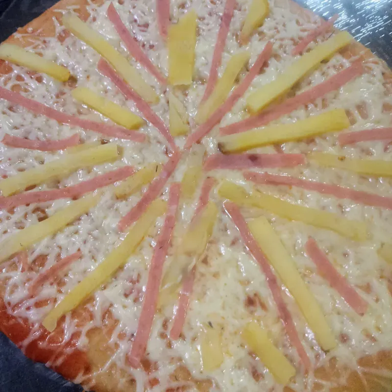 Pizza Hawaiana con Queso Gouda