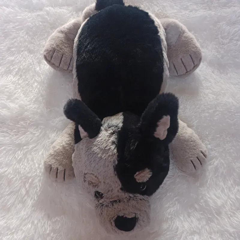 Peluche super lindo en forma ds perrito