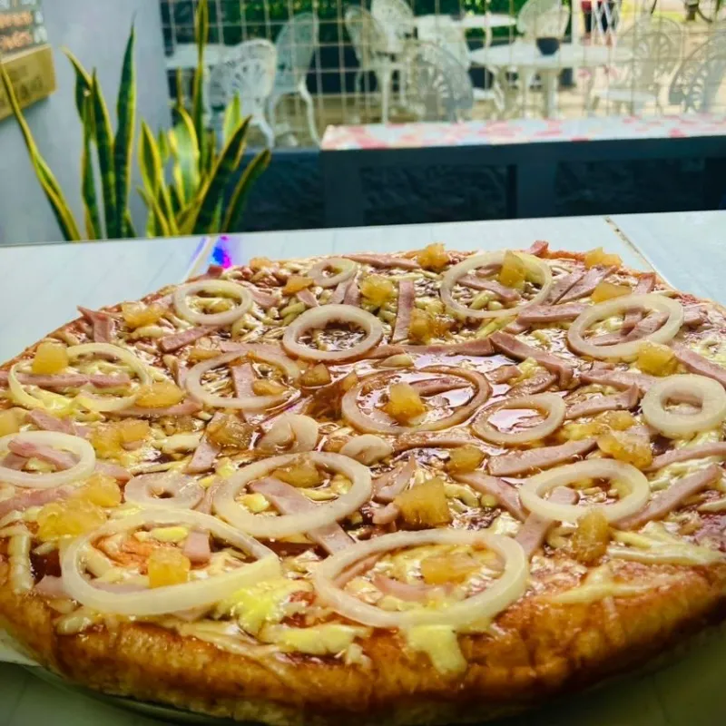 Pizza Hawaiana de Queso Gouda