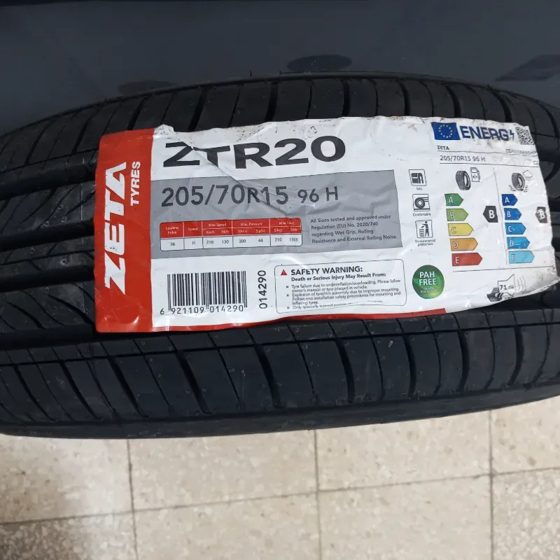 Neumatico 205/70R15