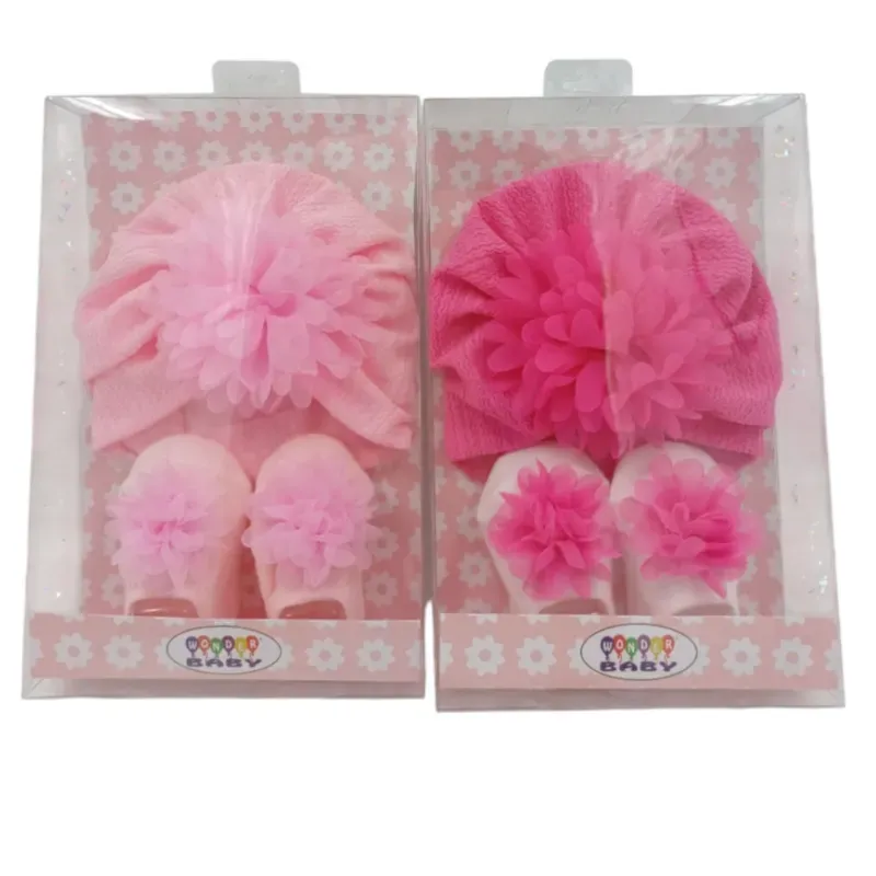 Conjunto de Gorro y Botitas Florales para Bebé Rosa