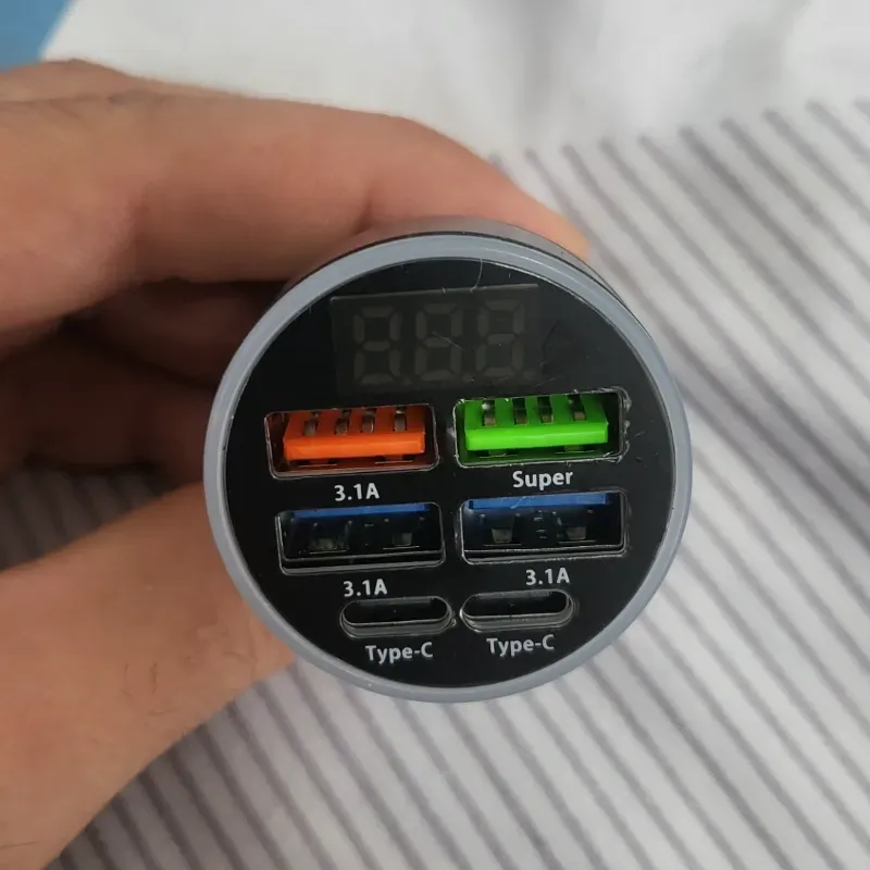 Cargador de móviles para auto