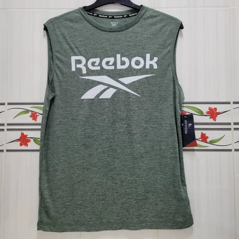 Desmangado Reebok