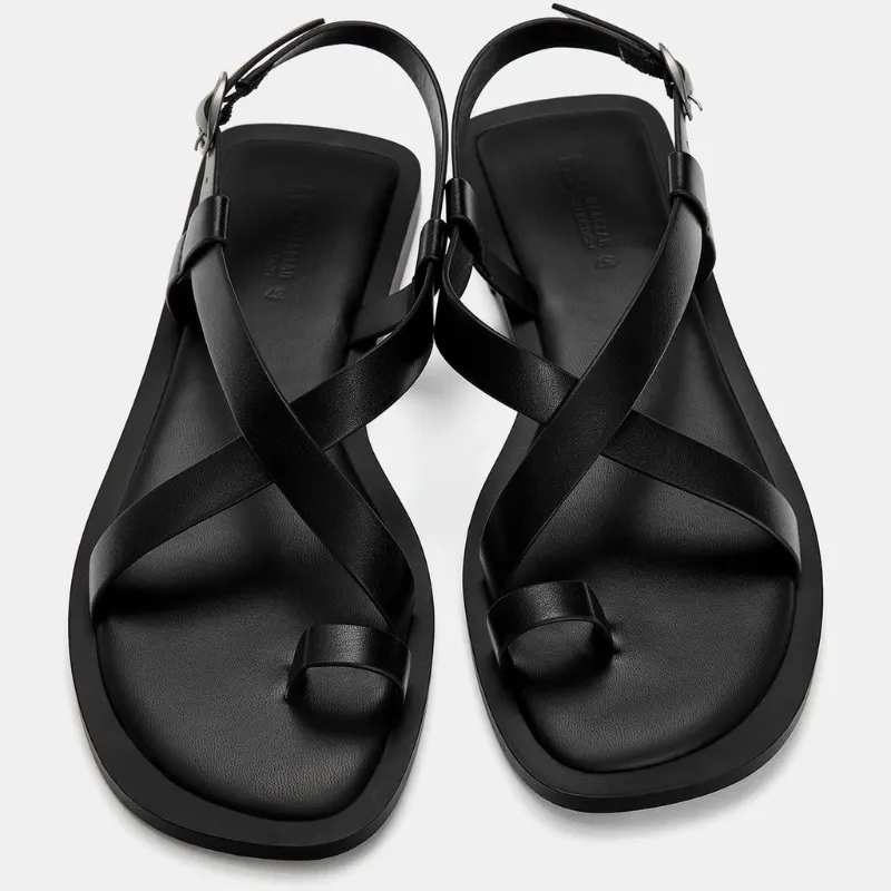 Sandalias negras cruzadas