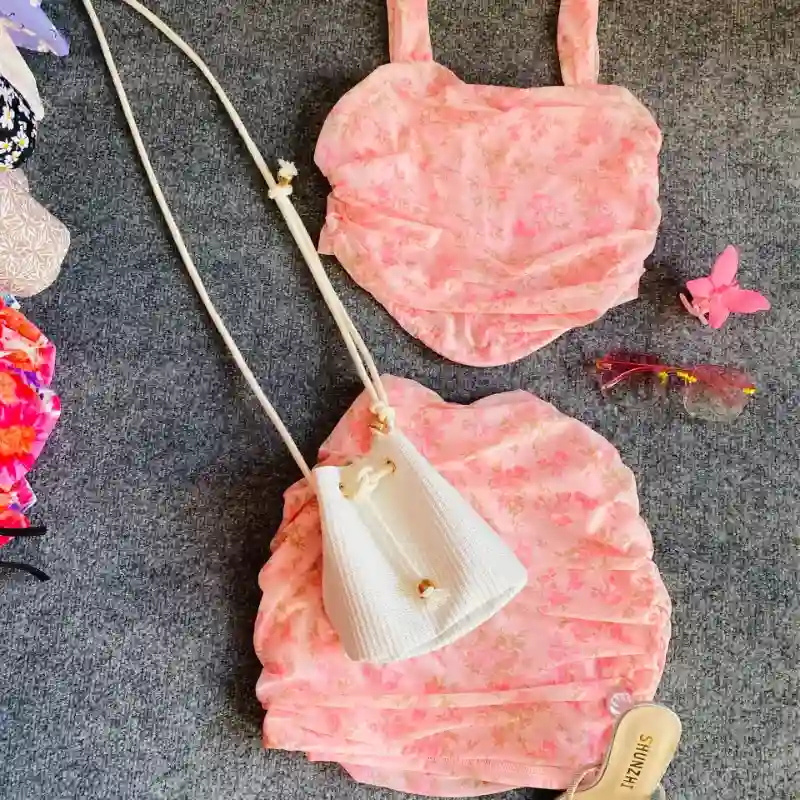 Conjunto de saya y blusa