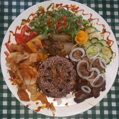 Dados de Cerdo Asado en Casuela