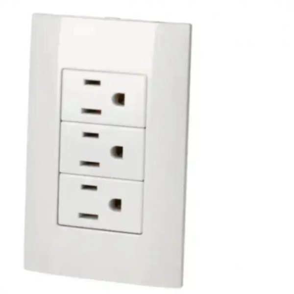 Tomacorriente curvo triple blanco (P428B)