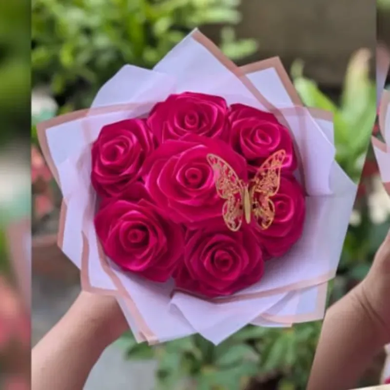 Ramo de 7 rosas eternas