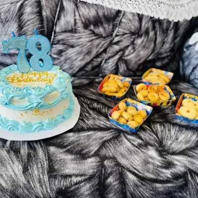 Kake  y  mini bufet