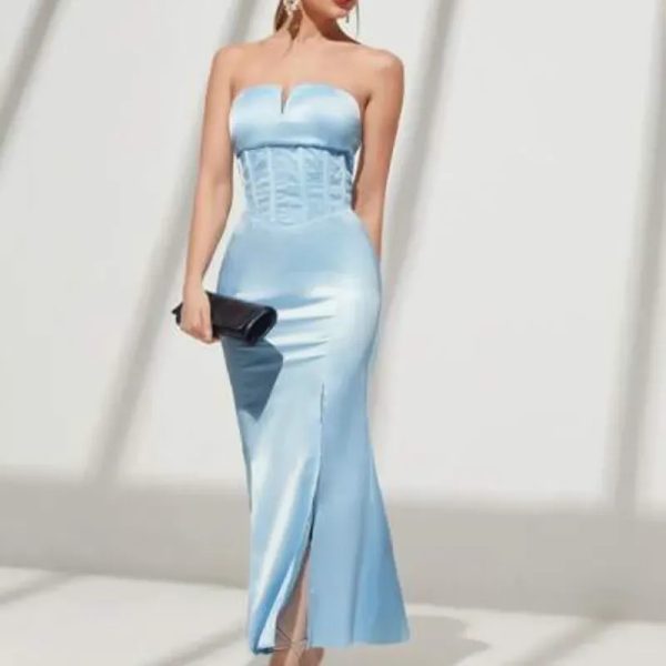 Vestido azul claro de satin
