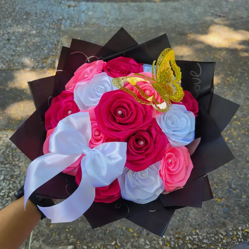 15 rosas con agrego de lazo