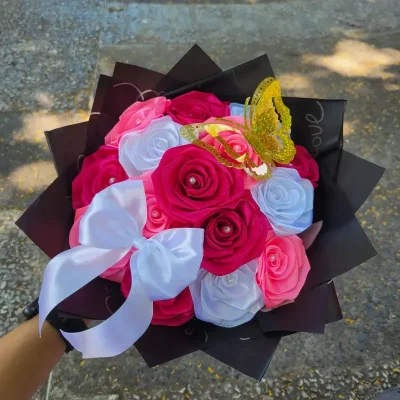 15 rosas con agrego de lazo