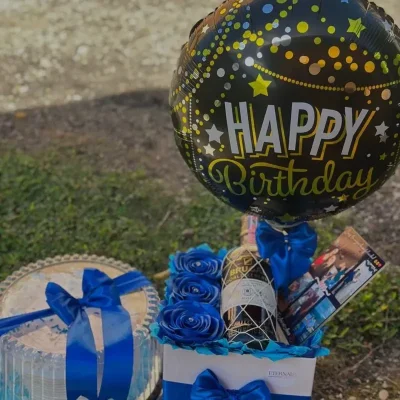 Combo panetela + caja decorada con loza personalizada