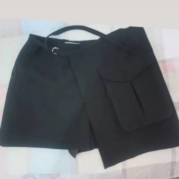 Saya shorts negro de Zara