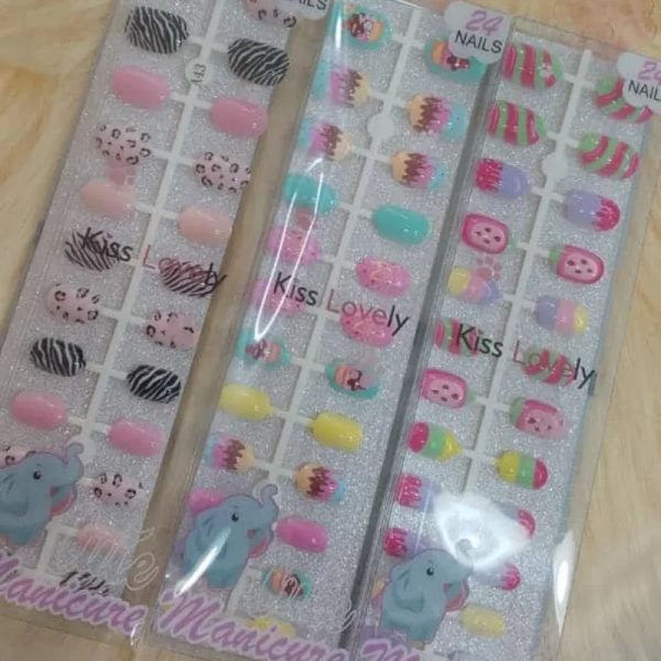 Uñas postizas