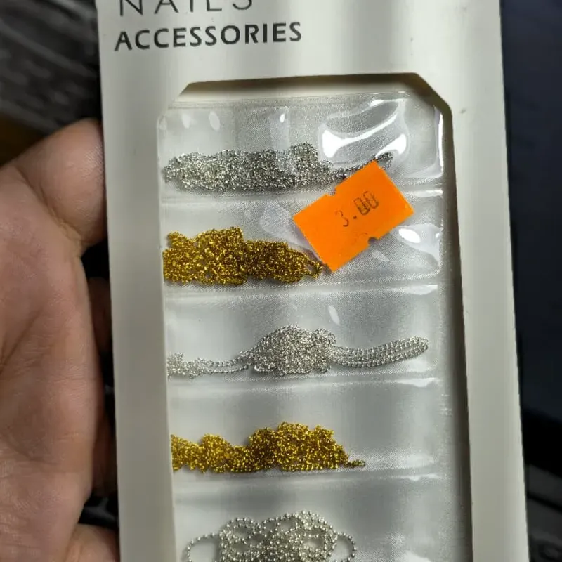 Decoración Cadenas doradas y plateadas