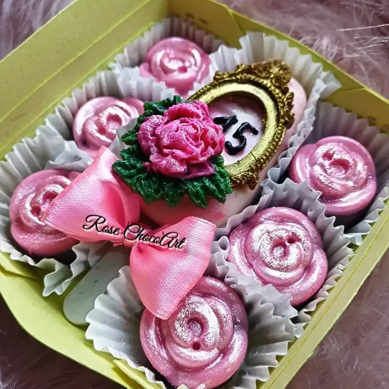  Fina cajita de bombones y paleta