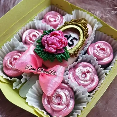  Fina cajita de bombones y paleta